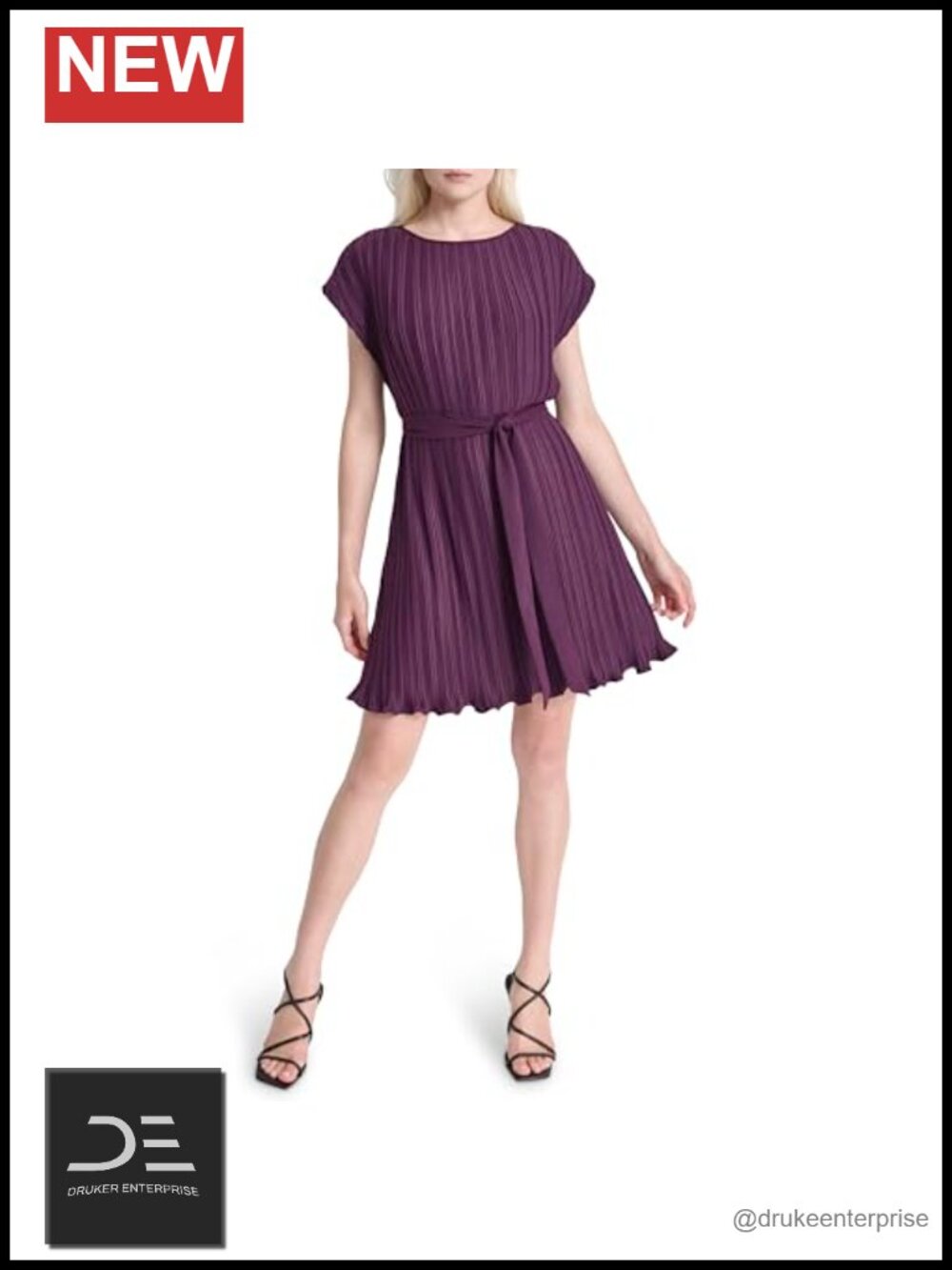 Short Sleeve Jewel Neck Pleated Dress with Removable Belt